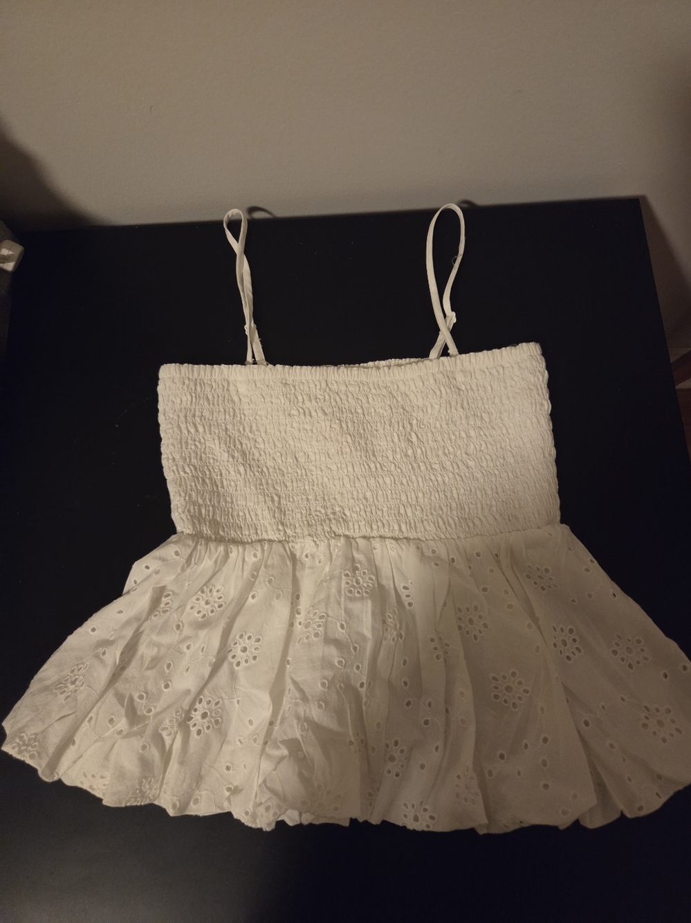 American Eagle Eyelet Ruffle Crop Top in White Small Like New